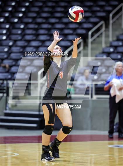 Thumbnail 1 in Iola vs. Schulenburg (UIL 2A Volleyball Semifinal) photogallery.