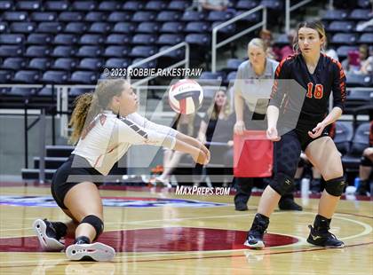 Thumbnail 2 in Iola vs. Schulenburg (UIL 2A Volleyball Semifinal) photogallery.