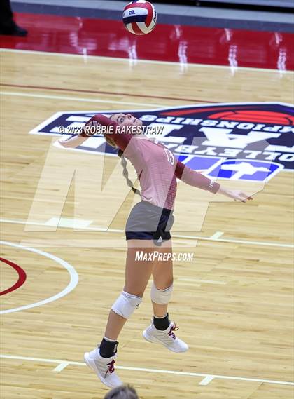 Thumbnail 2 in Iola vs. Schulenburg (UIL 2A Volleyball Semifinal) photogallery.