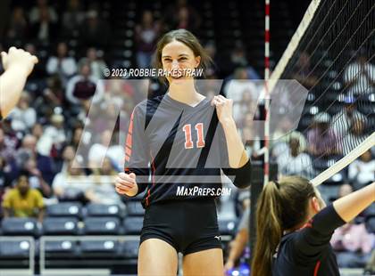 Thumbnail 1 in Iola vs. Schulenburg (UIL 2A Volleyball Semifinal) photogallery.
