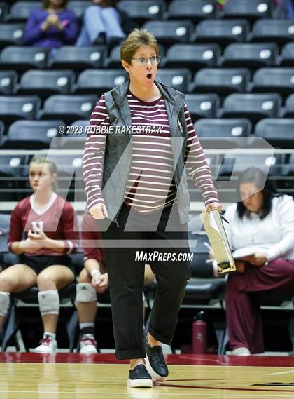 Thumbnail 3 in Iola vs. Schulenburg (UIL 2A Volleyball Semifinal) photogallery.