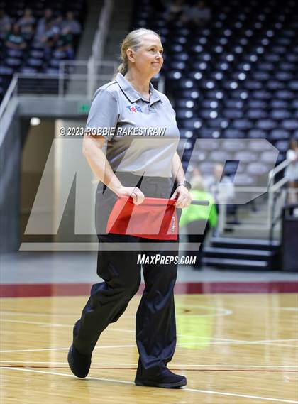 Thumbnail 3 in Iola vs. Schulenburg (UIL 2A Volleyball Semifinal) photogallery.