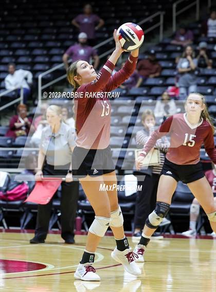 Thumbnail 2 in Iola vs. Schulenburg (UIL 2A Volleyball Semifinal) photogallery.