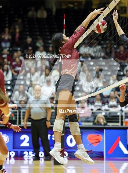 Thumbnail 2 in Iola vs. Schulenburg (UIL 2A Volleyball Semifinal) photogallery.