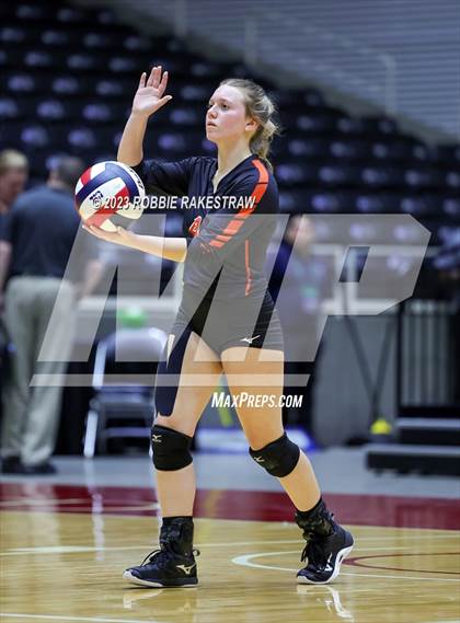 Thumbnail 2 in Iola vs. Schulenburg (UIL 2A Volleyball Semifinal) photogallery.