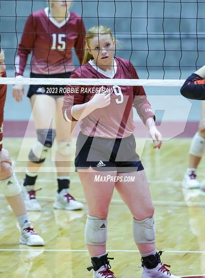 Thumbnail 3 in Iola vs. Schulenburg (UIL 2A Volleyball Semifinal) photogallery.