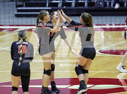 Thumbnail 2 in Iola vs. Schulenburg (UIL 2A Volleyball Semifinal) photogallery.