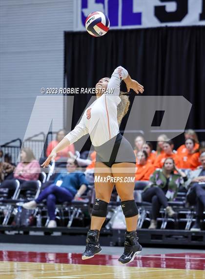 Thumbnail 2 in Iola vs. Schulenburg (UIL 2A Volleyball Semifinal) photogallery.