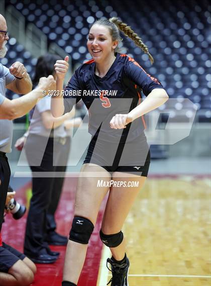 Thumbnail 1 in Iola vs. Schulenburg (UIL 2A Volleyball Semifinal) photogallery.