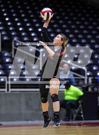 Thumbnail 2 in Iola vs. Schulenburg (UIL 2A Volleyball Semifinal) photogallery.