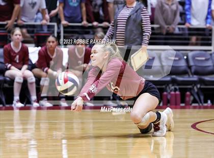 Thumbnail 2 in Iola vs. Schulenburg (UIL 2A Volleyball Semifinal) photogallery.