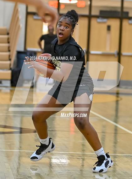 Thumbnail 1 in Mt. Vernon vs Rensselaer Central (IBCA / IHSAA Showcase) photogallery.