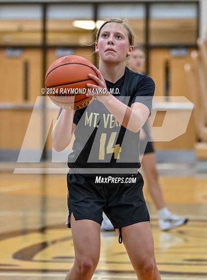 Thumbnail 3 in Mt. Vernon vs Rensselaer Central (IBCA / IHSAA Showcase) photogallery.