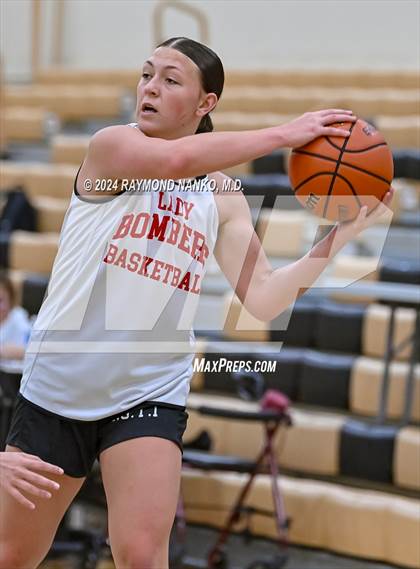 Thumbnail 1 in Mt. Vernon vs Rensselaer Central (IBCA / IHSAA Showcase) photogallery.