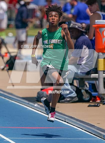 Thumbnail 1 in NCHSAA 2A/3A Unified Track Championships photogallery.