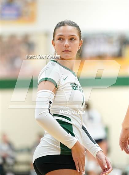 Thumbnail 2 in Groves vs. Trenton (Notre Dame Prep Quad) photogallery.