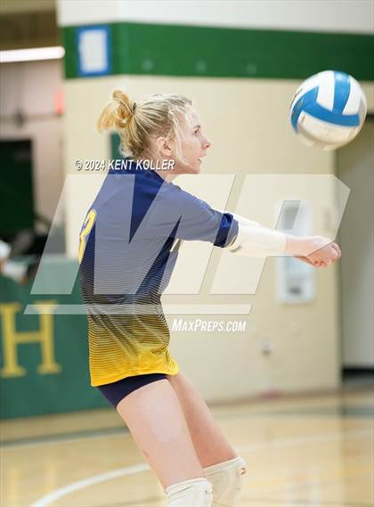 Thumbnail 3 in Groves vs. Trenton (Notre Dame Prep Quad) photogallery.
