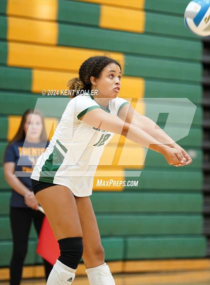 Thumbnail 2 in Groves vs. Trenton (Notre Dame Prep Quad) photogallery.