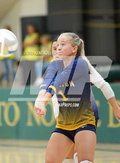 Thumbnail 1 in Groves vs. Trenton (Notre Dame Prep Quad) photogallery.