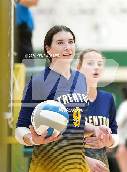 Thumbnail 3 in Groves vs. Trenton (Notre Dame Prep Quad) photogallery.