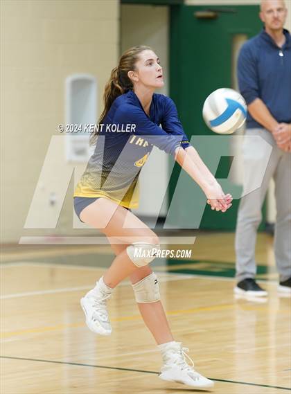 Thumbnail 3 in Groves vs. Trenton (Notre Dame Prep Quad) photogallery.