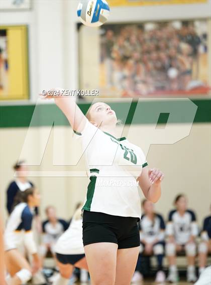 Thumbnail 3 in Groves vs. Trenton (Notre Dame Prep Quad) photogallery.