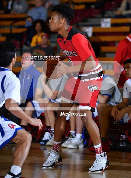 Thumbnail 3 in Los Altos vs. Centennial (Nike Extravaganza) photogallery.