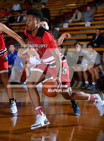 Thumbnail 1 in Los Altos vs. Centennial (Nike Extravaganza) photogallery.