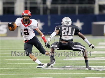 Thumbnail 1 in Cedar Hill vs. Guyer (Kirk Herbstreit National Kickoff Classic) photogallery.