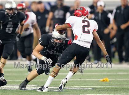 Thumbnail 2 in Cedar Hill vs. Guyer (Kirk Herbstreit National Kickoff Classic) photogallery.
