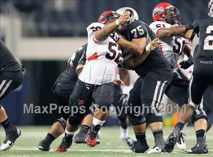 Thumbnail 3 in Cedar Hill vs. Guyer (Kirk Herbstreit National Kickoff Classic) photogallery.