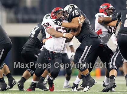 Thumbnail 2 in Cedar Hill vs. Guyer (Kirk Herbstreit National Kickoff Classic) photogallery.