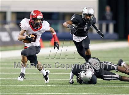 Thumbnail 1 in Cedar Hill vs. Guyer (Kirk Herbstreit National Kickoff Classic) photogallery.