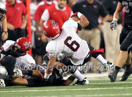 Thumbnail 1 in Cedar Hill vs. Guyer (Kirk Herbstreit National Kickoff Classic) photogallery.