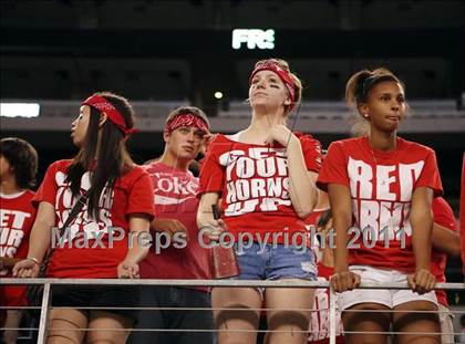 Thumbnail 1 in Cedar Hill vs. Guyer (Kirk Herbstreit National Kickoff Classic) photogallery.