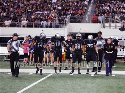 Thumbnail 1 in Cedar Hill vs. Guyer (Kirk Herbstreit National Kickoff Classic) photogallery.