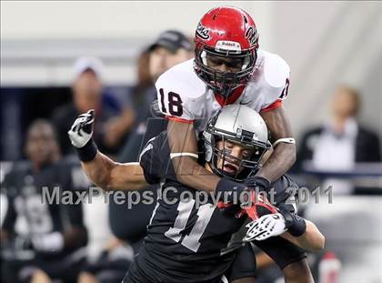 Thumbnail 2 in Cedar Hill vs. Guyer (Kirk Herbstreit National Kickoff Classic) photogallery.