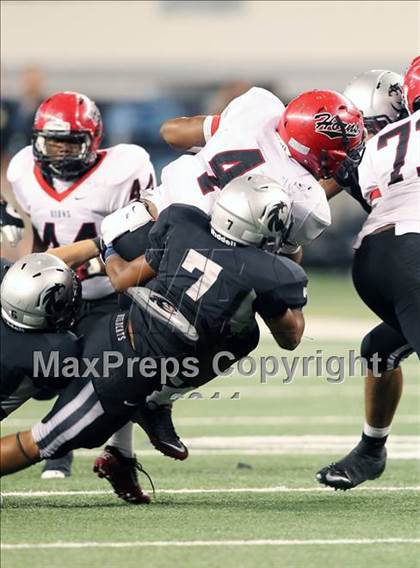 Thumbnail 2 in Cedar Hill vs. Guyer (Kirk Herbstreit National Kickoff Classic) photogallery.