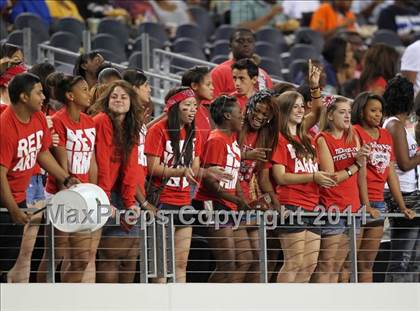 Thumbnail 1 in Cedar Hill vs. Guyer (Kirk Herbstreit National Kickoff Classic) photogallery.