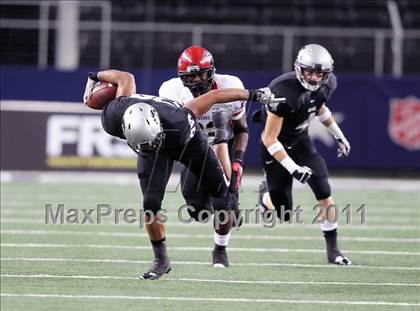 Thumbnail 2 in Cedar Hill vs. Guyer (Kirk Herbstreit National Kickoff Classic) photogallery.