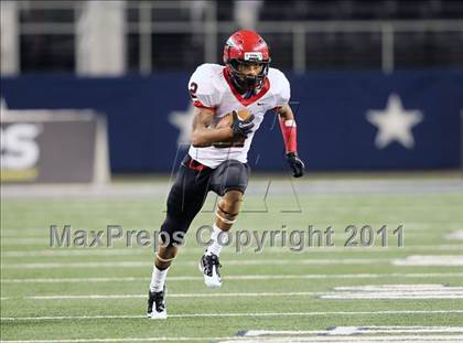 Thumbnail 3 in Cedar Hill vs. Guyer (Kirk Herbstreit National Kickoff Classic) photogallery.