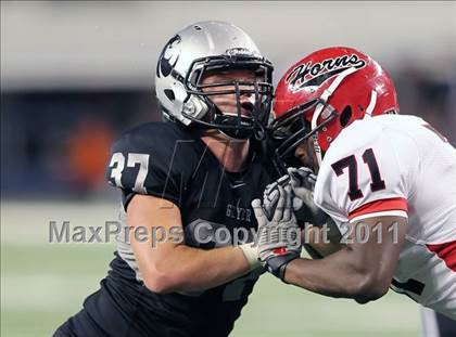 Thumbnail 3 in Cedar Hill vs. Guyer (Kirk Herbstreit National Kickoff Classic) photogallery.