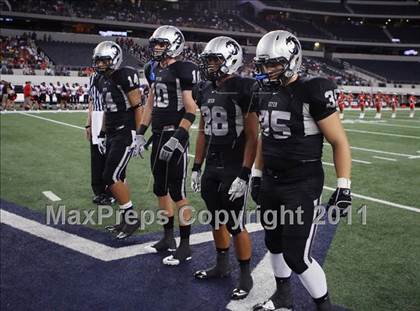 Thumbnail 1 in Cedar Hill vs. Guyer (Kirk Herbstreit National Kickoff Classic) photogallery.