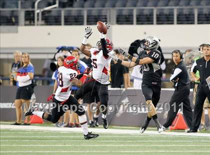 Thumbnail 1 in Cedar Hill vs. Guyer (Kirk Herbstreit National Kickoff Classic) photogallery.