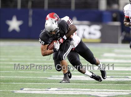 Thumbnail 2 in Cedar Hill vs. Guyer (Kirk Herbstreit National Kickoff Classic) photogallery.