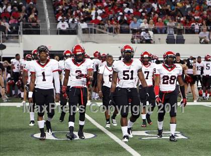 Thumbnail 3 in Cedar Hill vs. Guyer (Kirk Herbstreit National Kickoff Classic) photogallery.