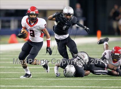 Thumbnail 3 in Cedar Hill vs. Guyer (Kirk Herbstreit National Kickoff Classic) photogallery.