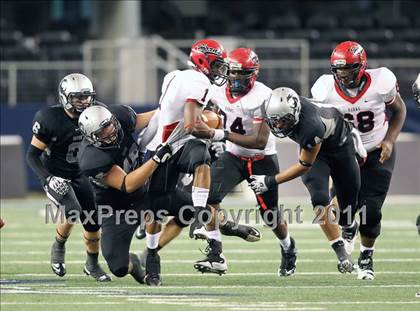 Thumbnail 1 in Cedar Hill vs. Guyer (Kirk Herbstreit National Kickoff Classic) photogallery.