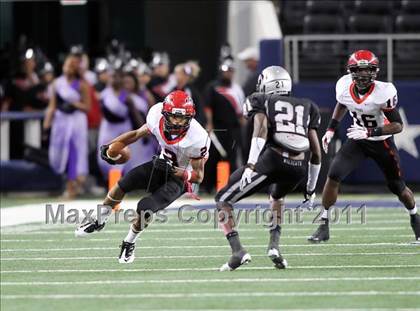 Thumbnail 3 in Cedar Hill vs. Guyer (Kirk Herbstreit National Kickoff Classic) photogallery.