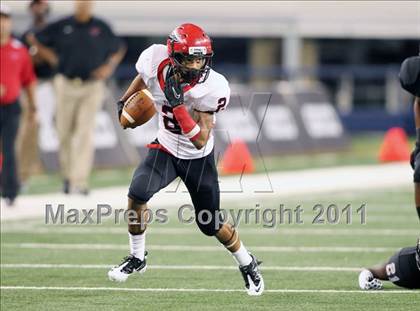 Thumbnail 3 in Cedar Hill vs. Guyer (Kirk Herbstreit National Kickoff Classic) photogallery.